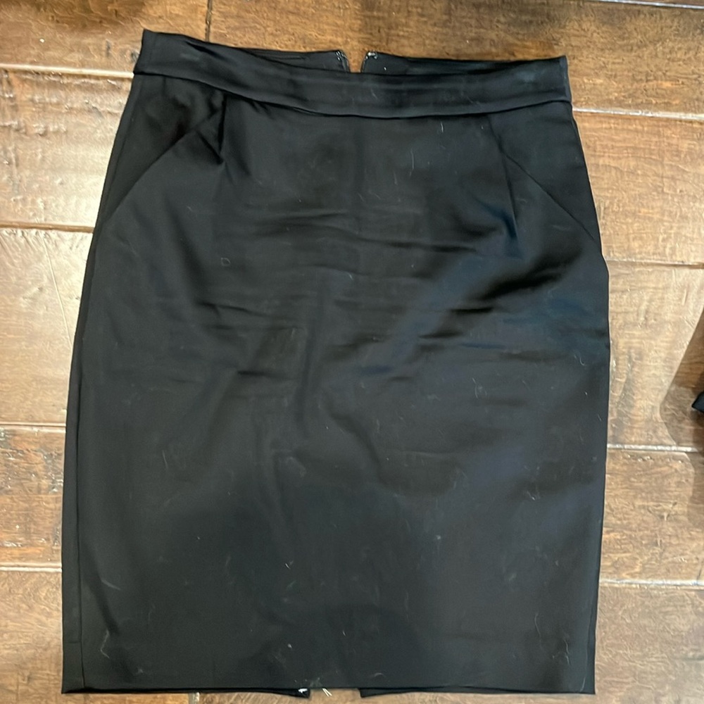 Express size 0 skirt. Mid thigh